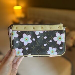Floral Patterned Travel Bag